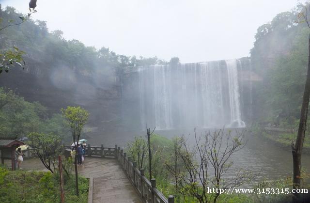 亚洲第一大瀑布-重庆旅游必去的地方——万州大瀑布群亚